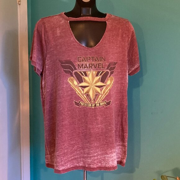 Her Universe Tops - Torrid Her Universe Captain Marvel Burnout T-shirt